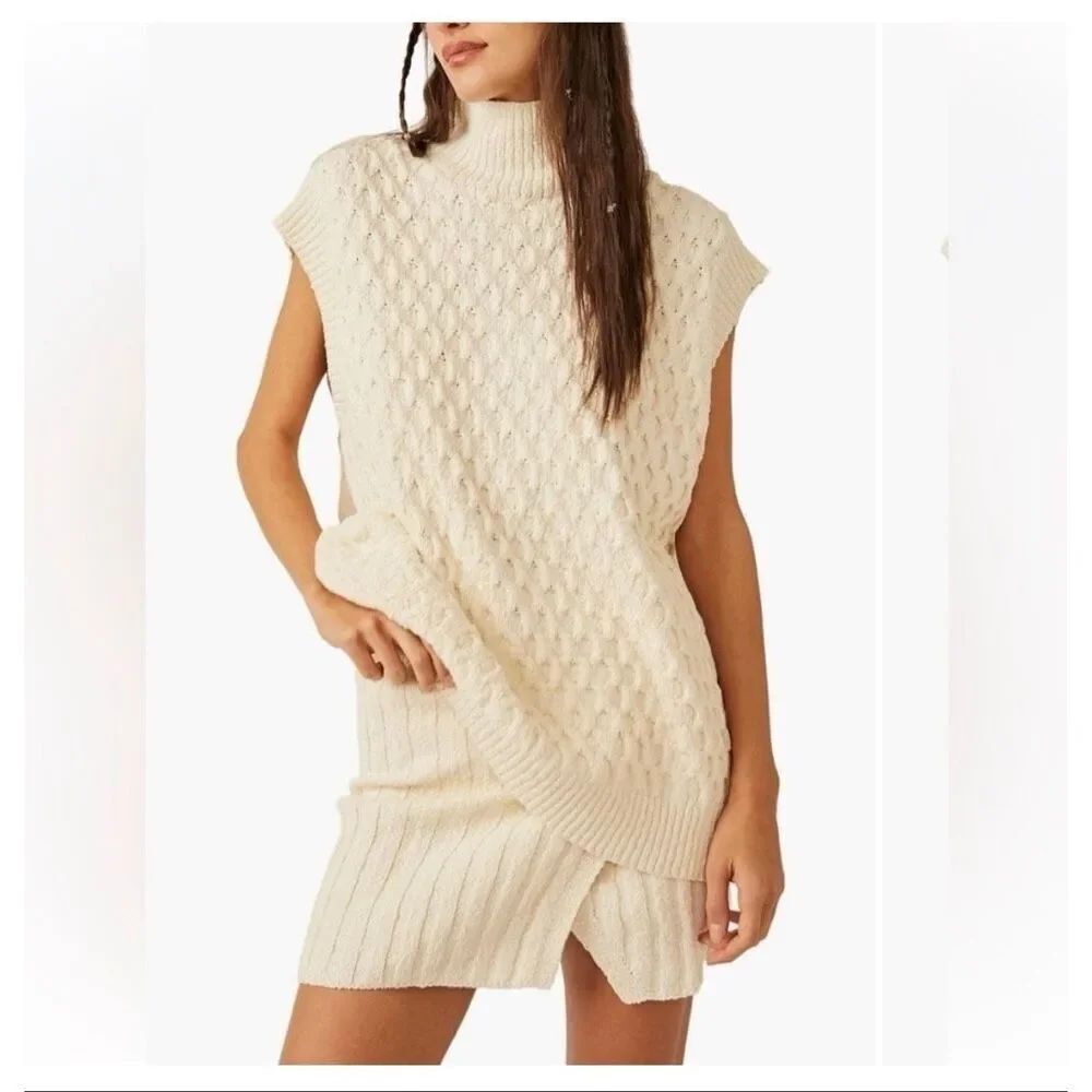 Free People Rosemary Set in Cheesecake Size XL